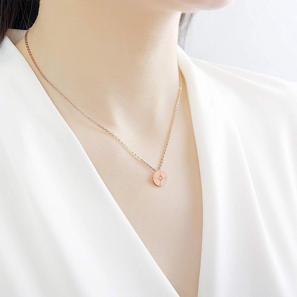 ❤️4 for $20 Sale❤️ New hot Compass necklace - Picture 2 of 6